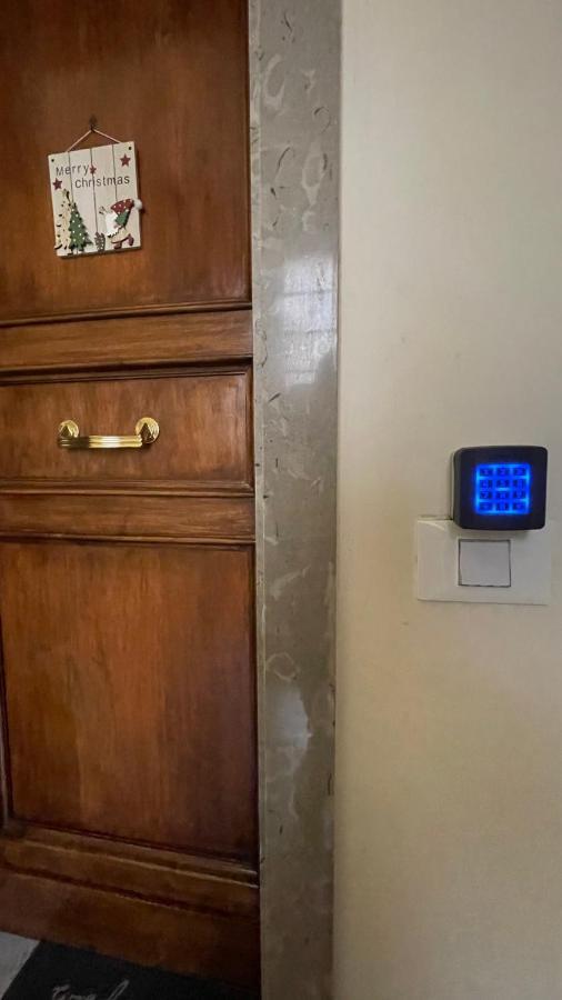 Guest House Kinga Cavour Florenz Exterior foto